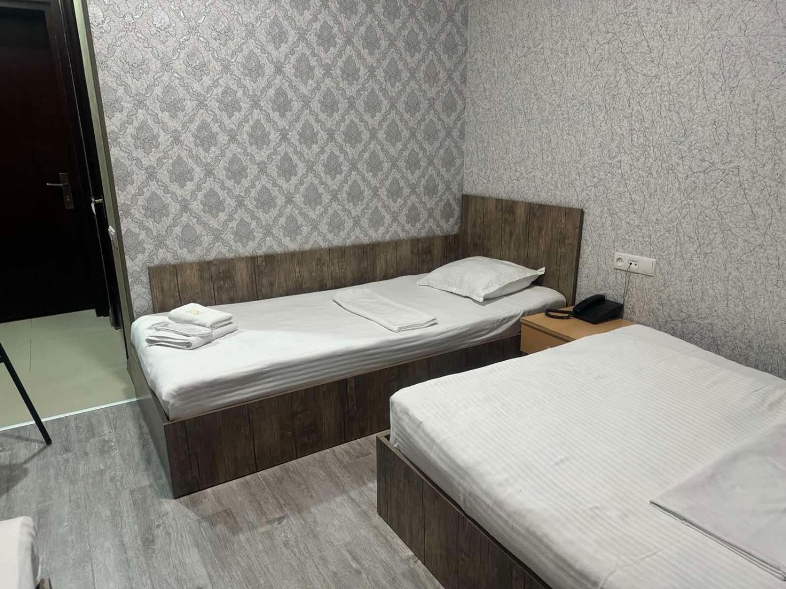 Hotel Skip Tbilisi Eksteriør bilde