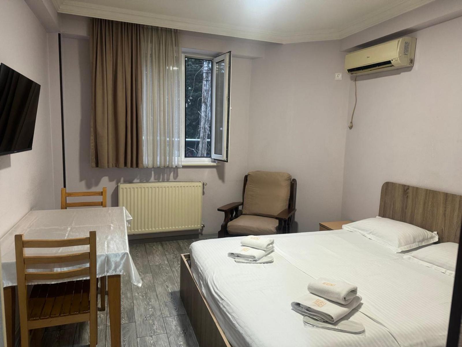 Hotel Skip Tbilisi Eksteriør bilde