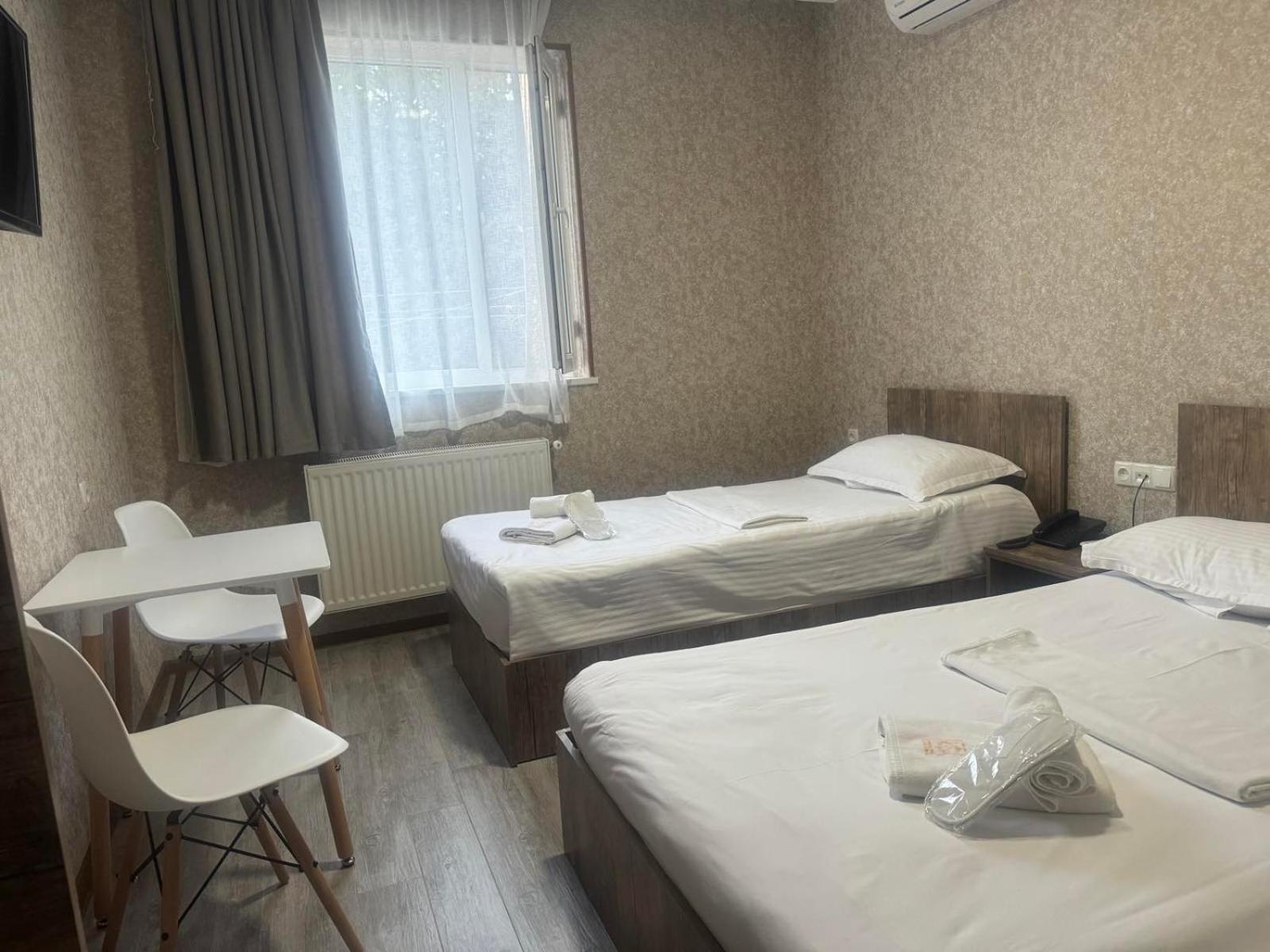 Hotel Skip Tbilisi Eksteriør bilde