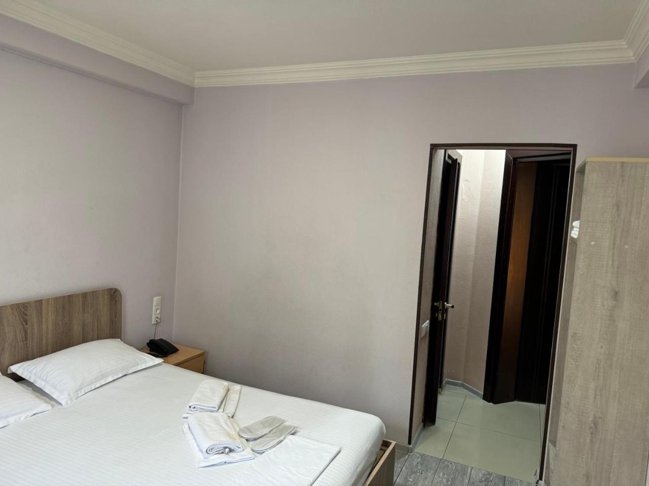 Hotel Skip Tbilisi Eksteriør bilde