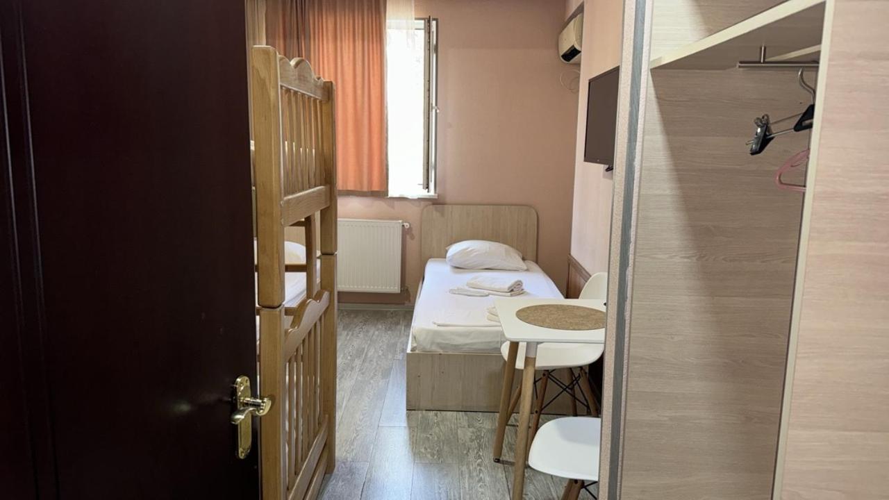 Hotel Skip Tbilisi Eksteriør bilde